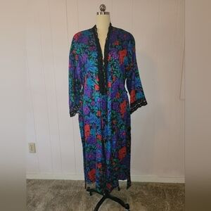 Circa 2000 vintage floral robe. Women's medium